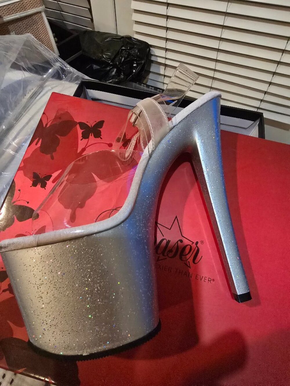 Brand New Gorgeous Pleaser Size 6 , Clear Silver